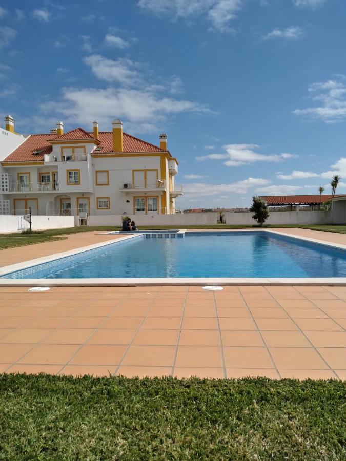 Palmeiras Apartement - T1 Com Piscina Baleal Exteriör bild