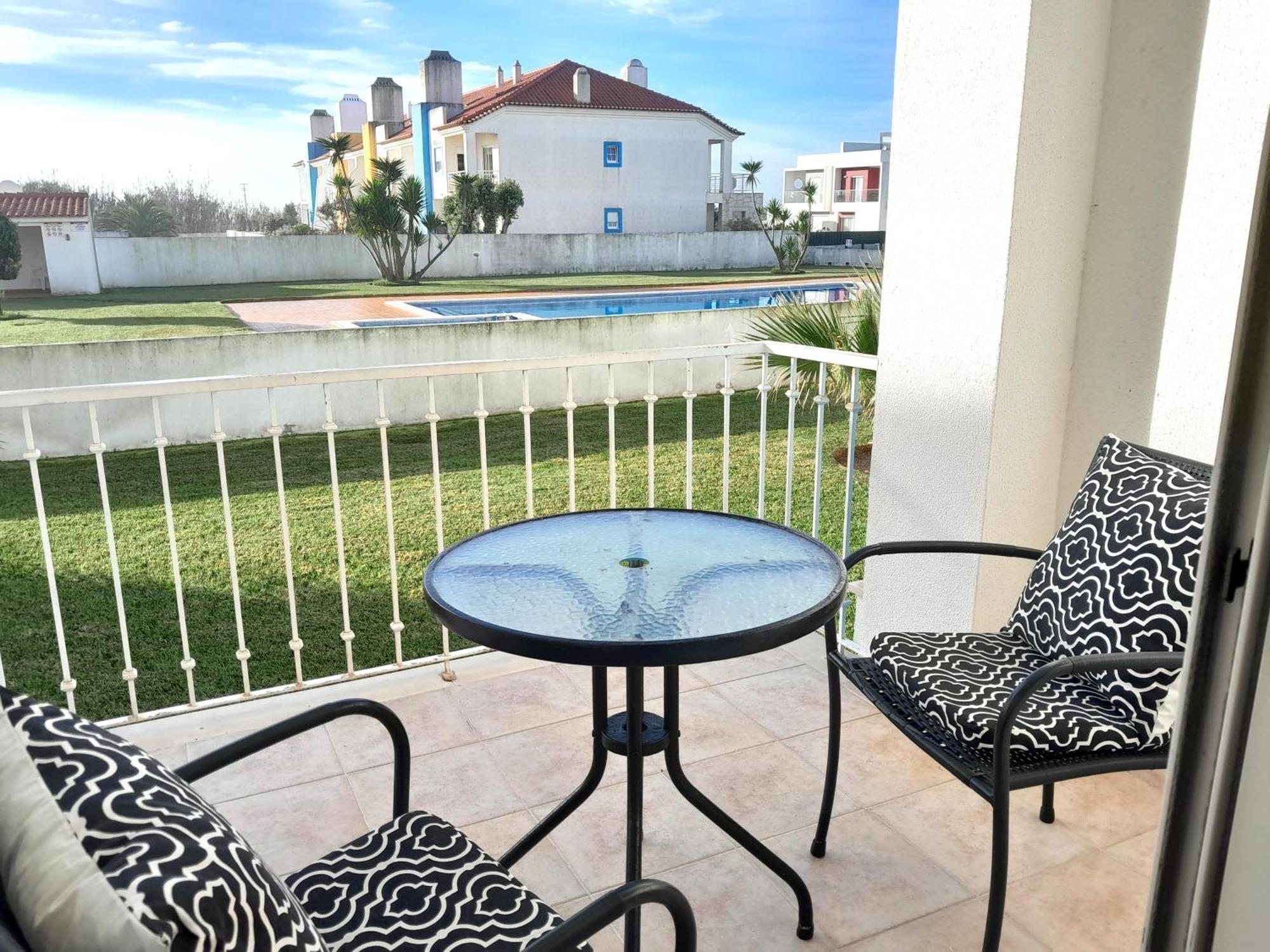 Palmeiras Apartement - T1 Com Piscina Baleal Exteriör bild